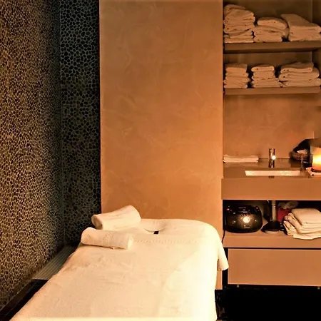 ホテル Bernat Ii 4*sup 4*