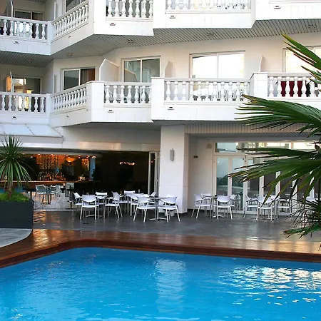 Bernat Ii 4*sup Hotell