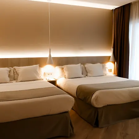 ホテル Bernat Ii 4*sup カレーリャ